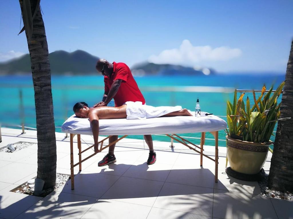 massage at six view condo villa turquoze villa topaze